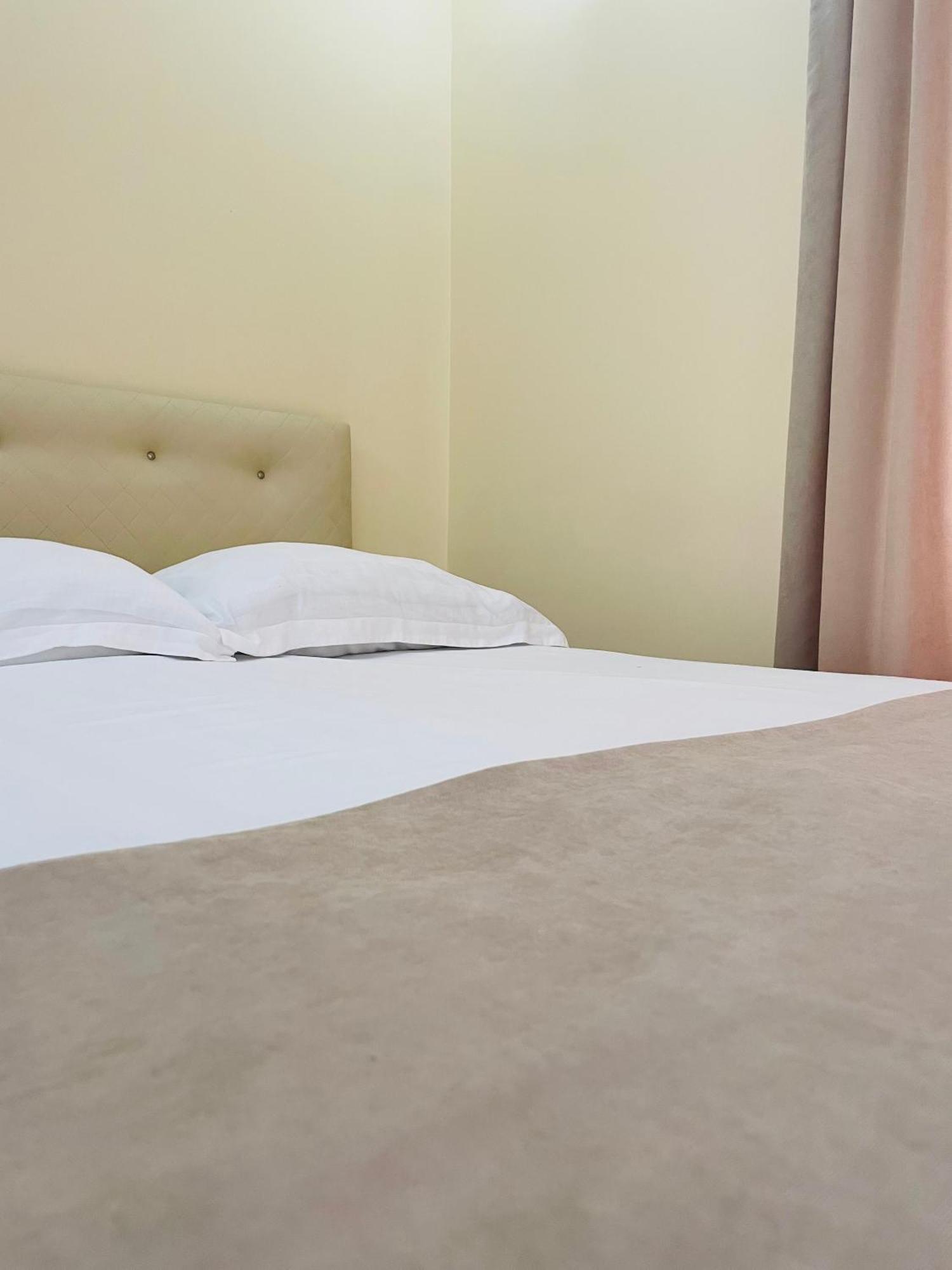Hotel Tramonto Chakvi Phòng bức ảnh